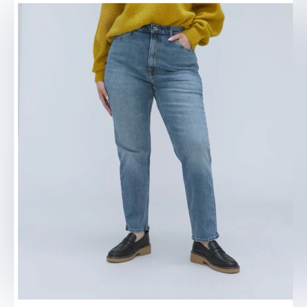 Everlane Straight Jeans in Light Blue- The Cheeky Hourglass Jean